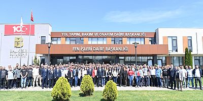 Başkan Akın, Büyükşehir personeliyle bayramlaştı